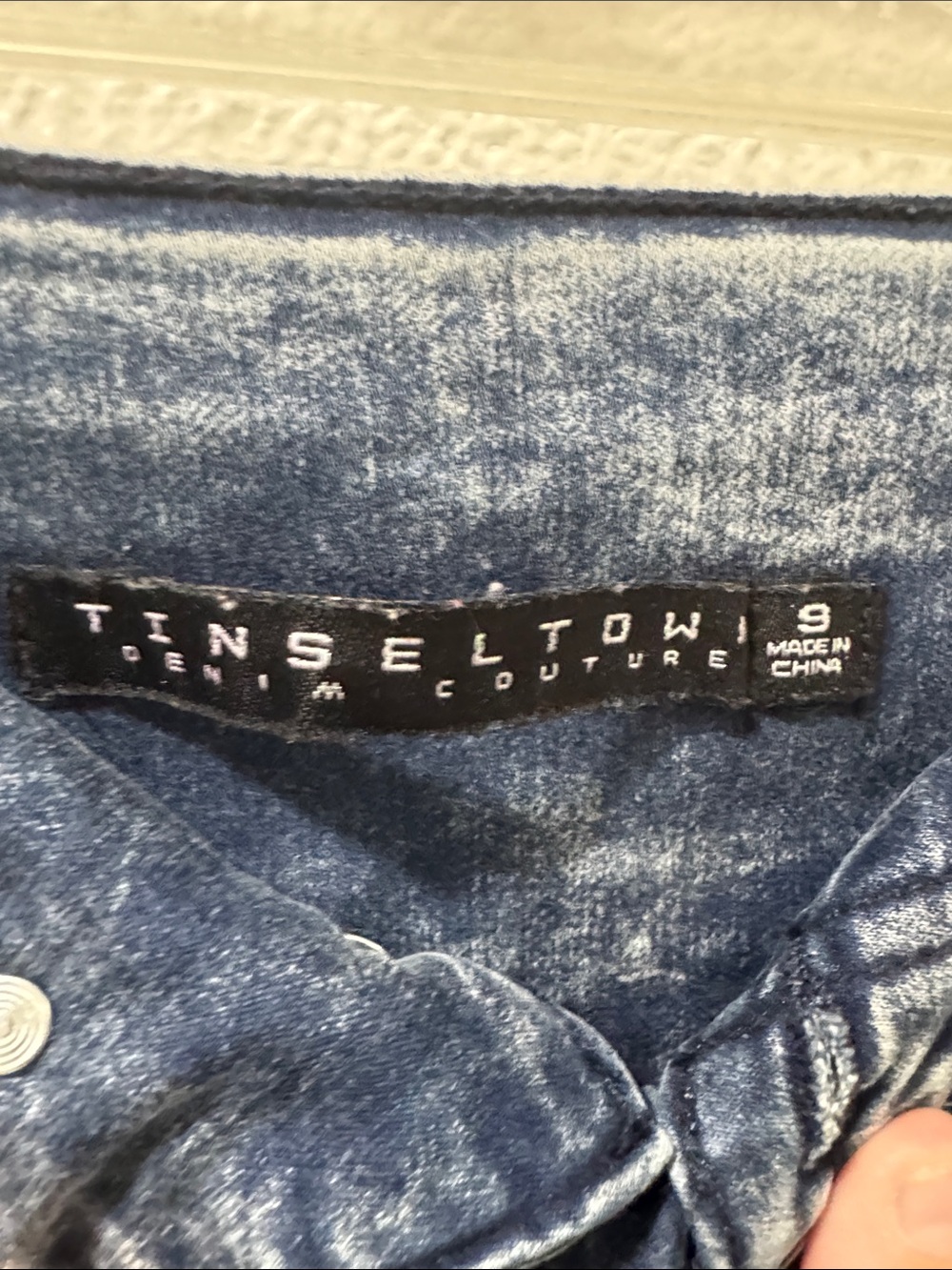 Tinseltown High-Waist Acid Wash Denim Shorts - Blue - Picture 3 of 3